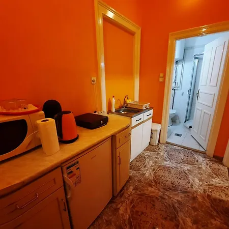 Gloria Apartment *